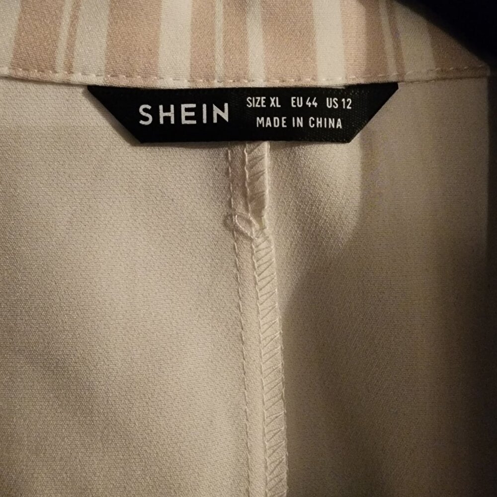 Blazer - Picture 3 of 6
